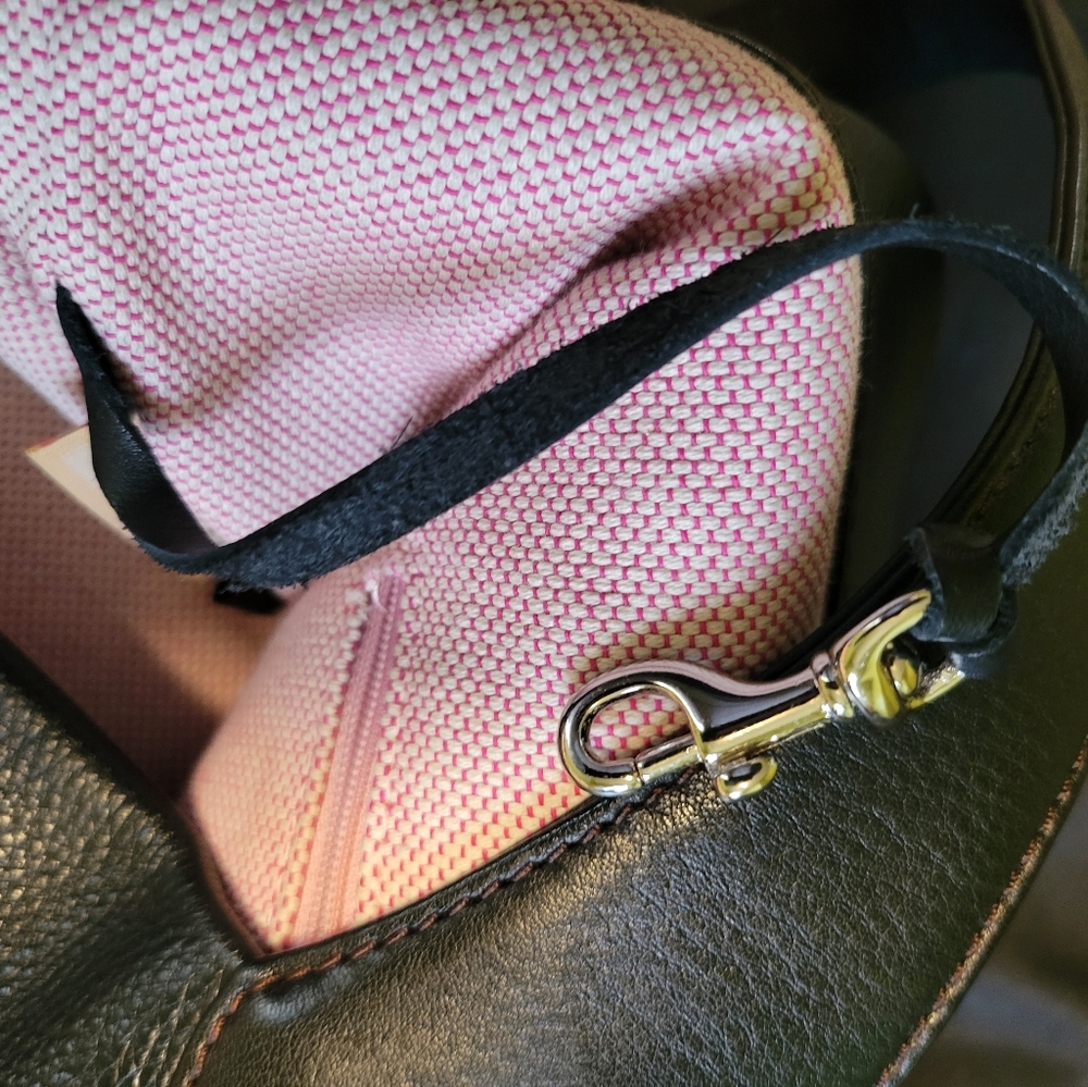 Genuine Dooney And Bourke Black Leather Shoulder Bag Gem